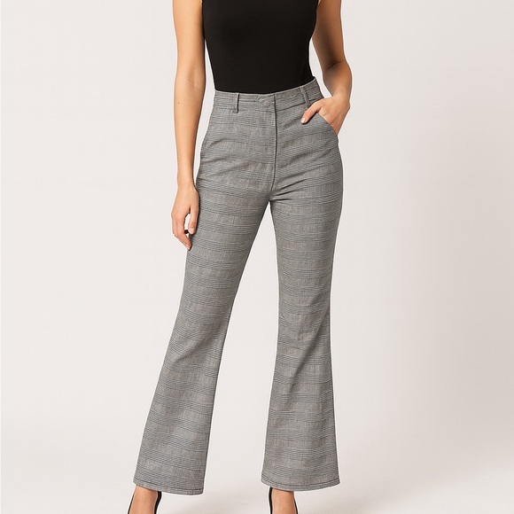 Studio F Pants - Studio F | Classic Plaid Flared Trousers | Size 4 |‎ Tailored Chic